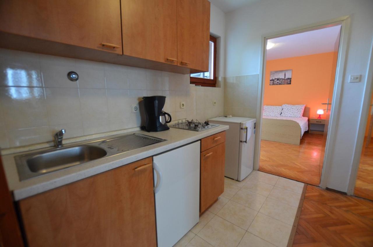 Brigita Apartments ロヴィニ エクステリア 写真