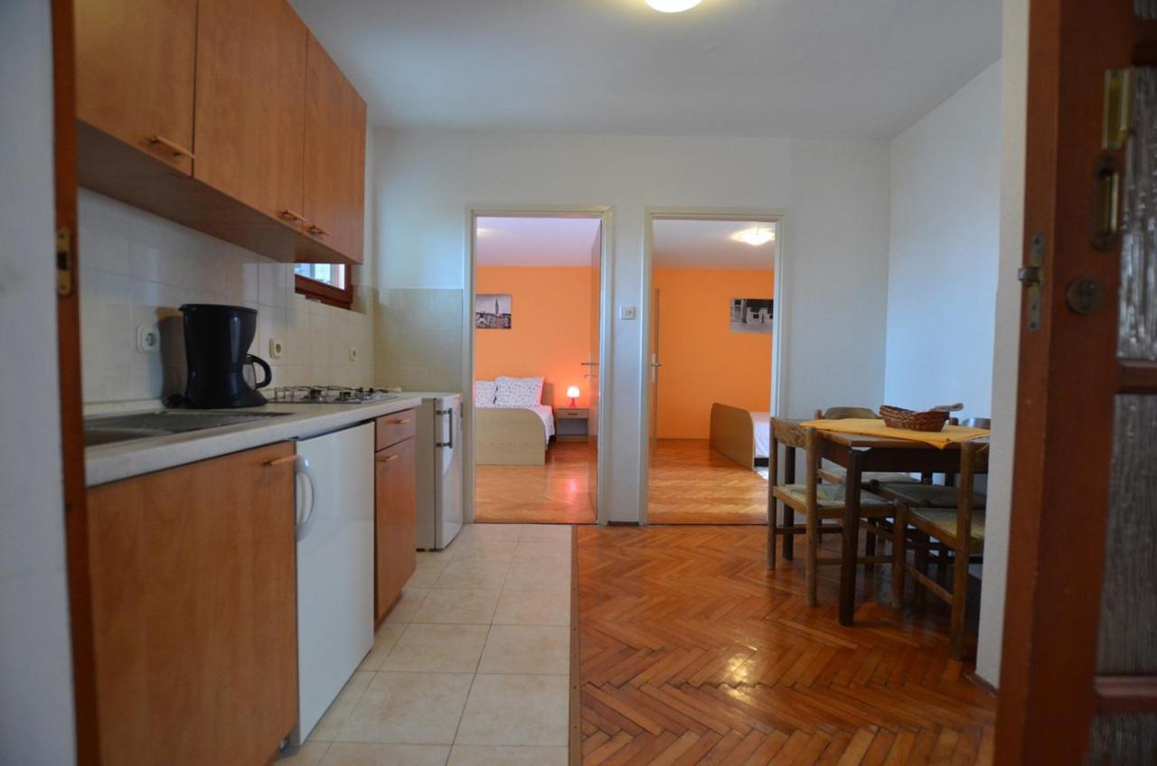 Brigita Apartments ロヴィニ エクステリア 写真